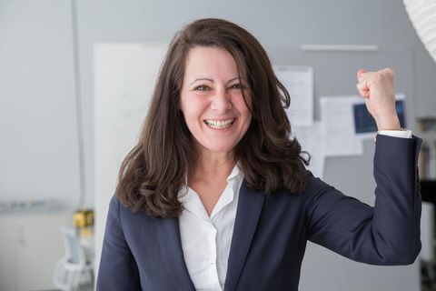 Ministrul Muncii a anunțat majorarea tichetelor de masă. Guvernul urmează să decidă dacă și salariul minim va crește